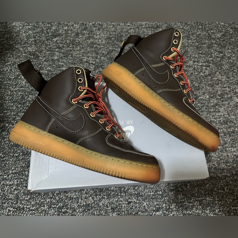 Air Force 1 high 07. Color: brown/orange